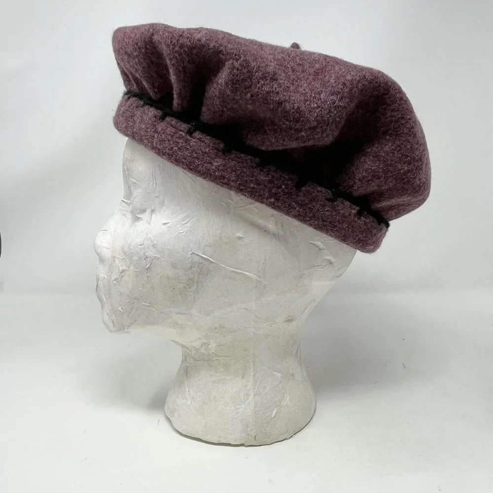 Purple w/Black Accent Beret Toucan Collection Custom Hand Embroidery Wool ‎ READ
